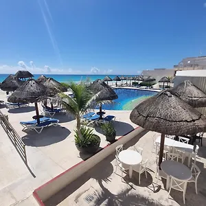 Apartment Ocean Front Marlin, Location In Zone #109, Cancun
